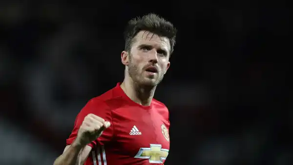 Ferdinand questions Mourinho over Carrick absence